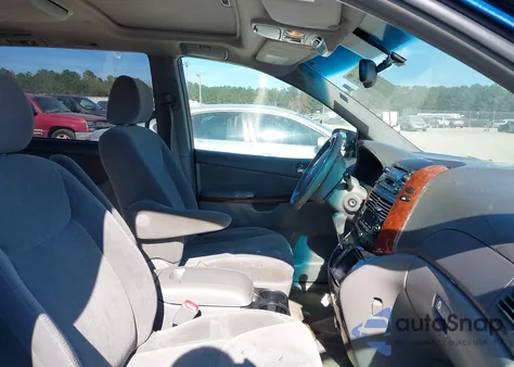 2005 Toyota Sienna Xle z USA, uszkodzony, nr VIN 5TDZA22C65S323397